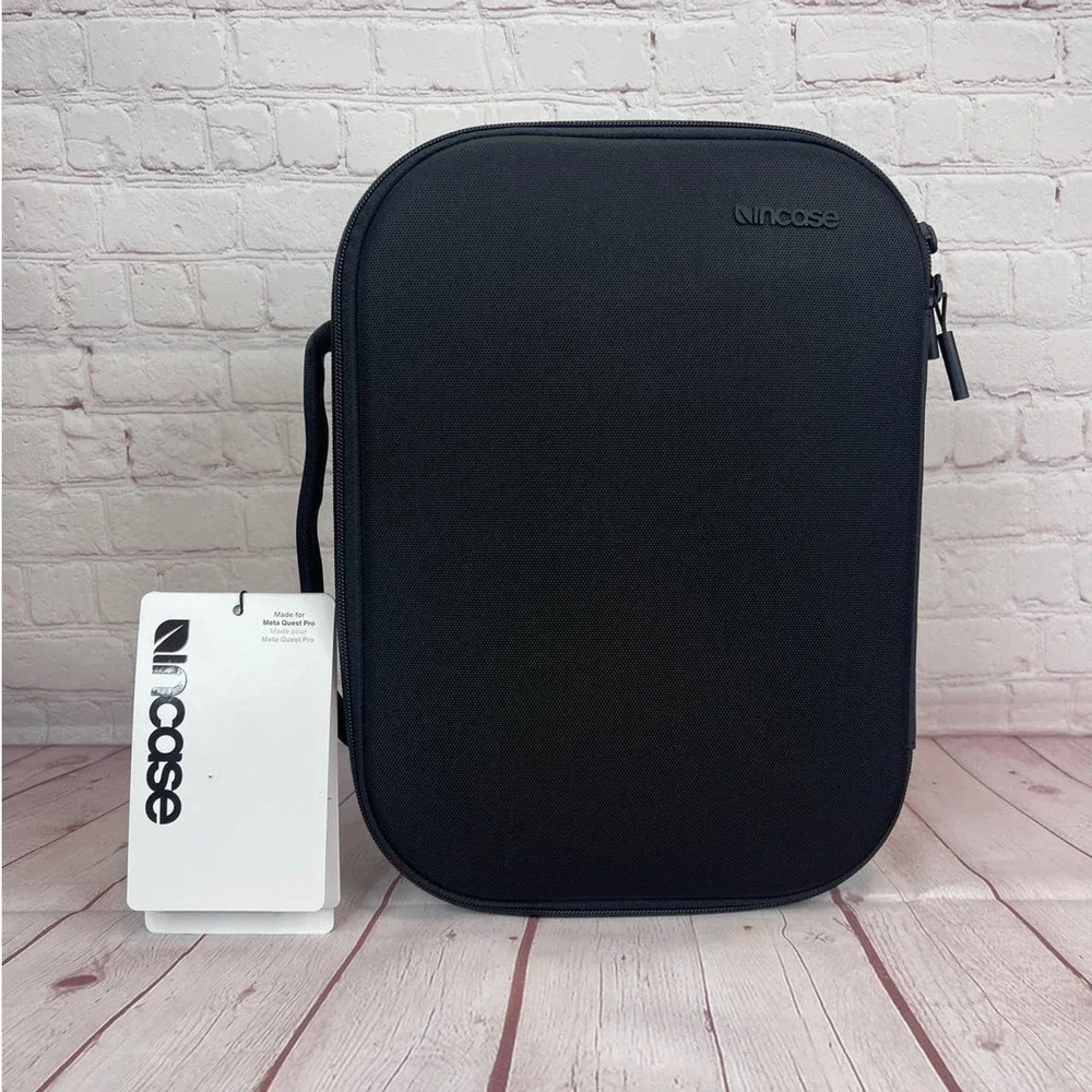 Incase Carry Case For Meta Quest Pro Black (INOM100718-BLK)